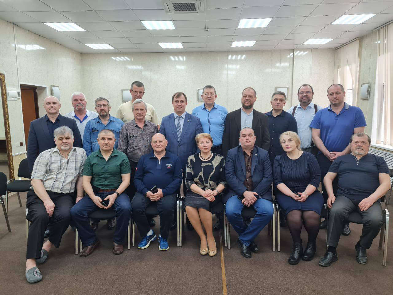 Глава СОЦПРОФ Вострецов призвал коллег усилить мониторинг соблюдения правил охраны труда Общество