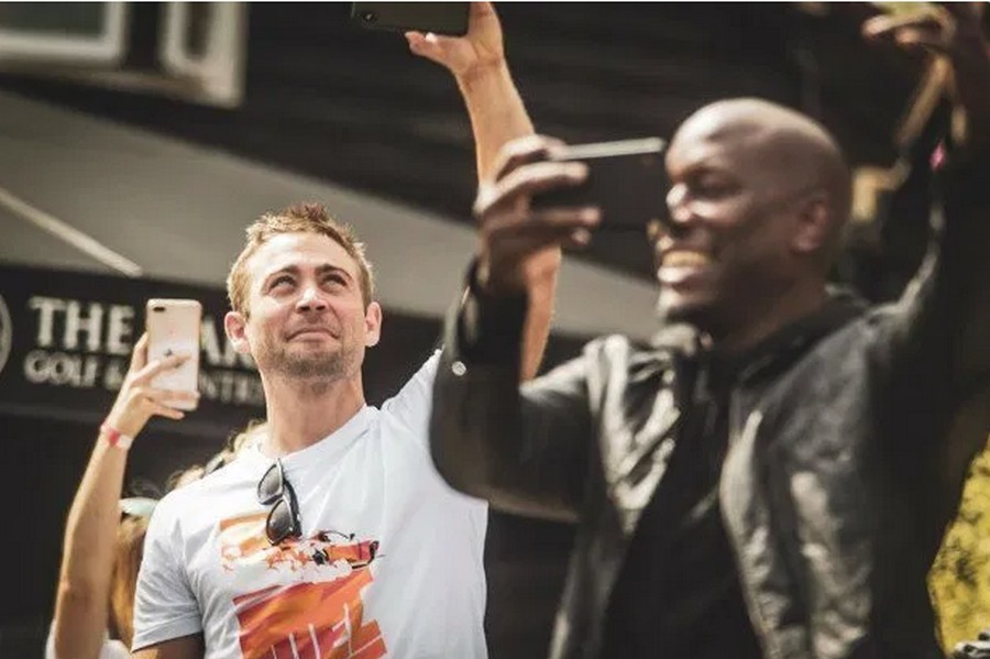 FuelFest: автопарад в память звезды «Форсажа» Пола Уокера FuelFest: автопарад в память звезды «Форсажа» Пола Уокера автомобили,Культура,Видео новости,советы