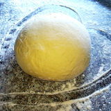 Чесночно-сырная лепёшка Чесночно-сырная лепёшка