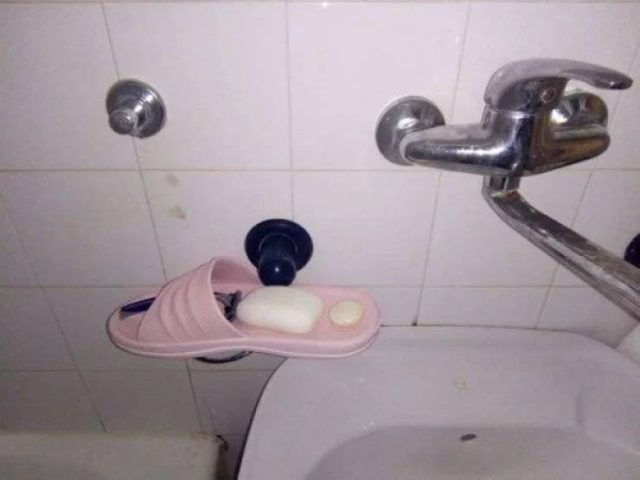 Что-то тут не то... Что-то тут не то...