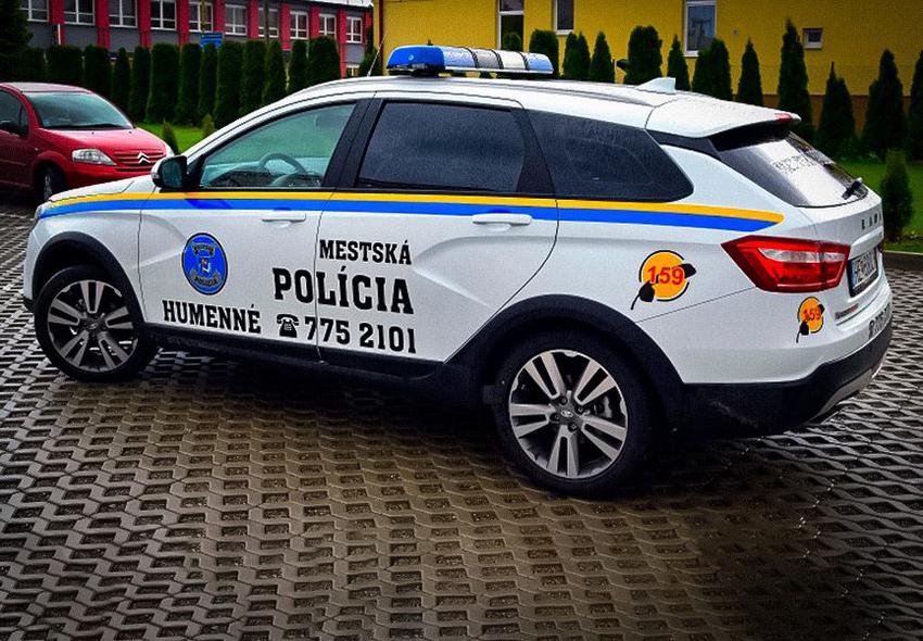 Словацкие полицейские пересели на Lada Vesta Словацкие полицейские пересели на Lada Vesta Марки и модели