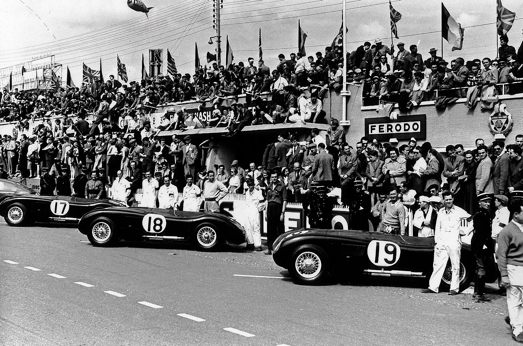 Jaguar запустит в мелкую серию родстер 1950-х годов Новости