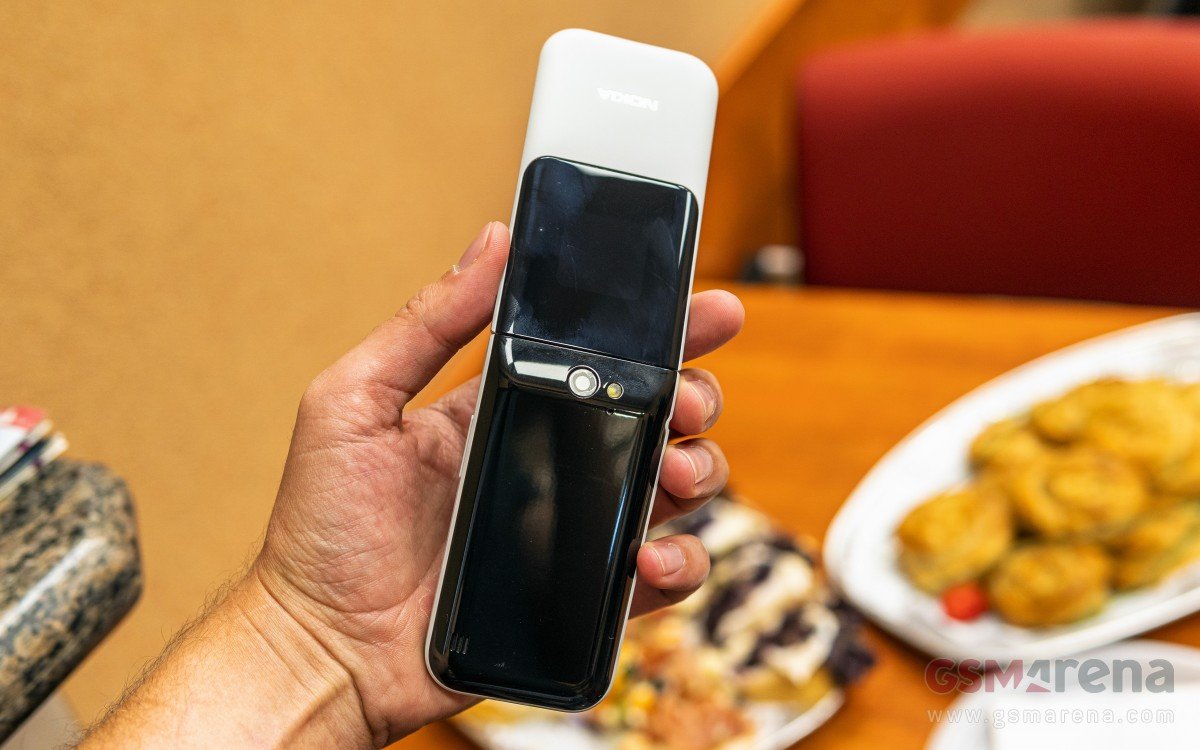 Классическая раскладушка Nokia снова в продаже, но уже с 4G и WhatsApp nokia,гаджеты,технологии