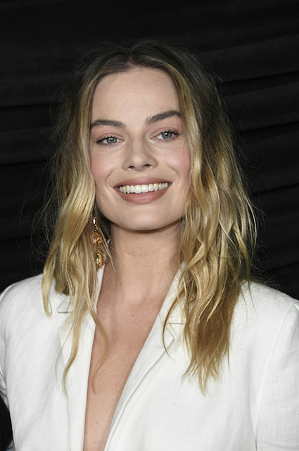 Шарлиз Терон, Марго Робби и Николь Кидман на спецпоказе фильма "Скандал" в Голливуде Красная дорожка