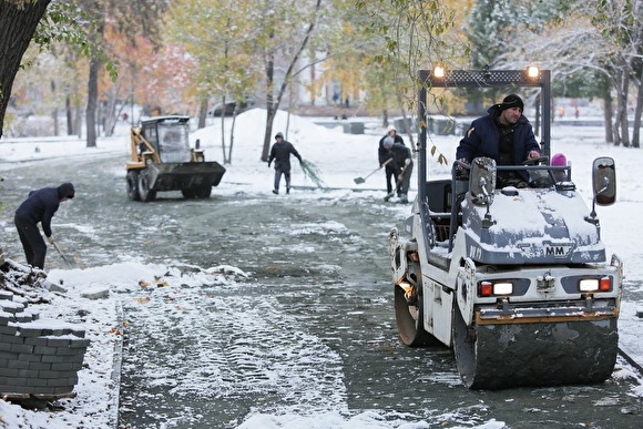 Российским дорожникам официально разрешат класть асфальт в мороз, снег и дождь