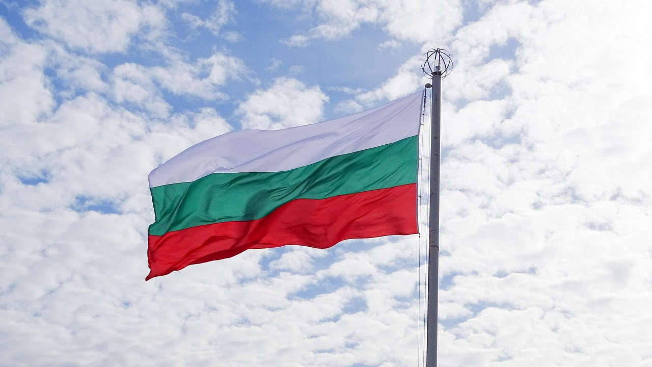 Болгария потребовала отсрочить введение эмбарго на поставки нефти из России Экономика