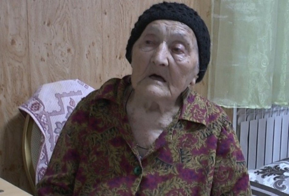 Пенсия 95 лет. Бабушка 95 лет. Бабушка из ДНР. Бабушка 95 лет фото.