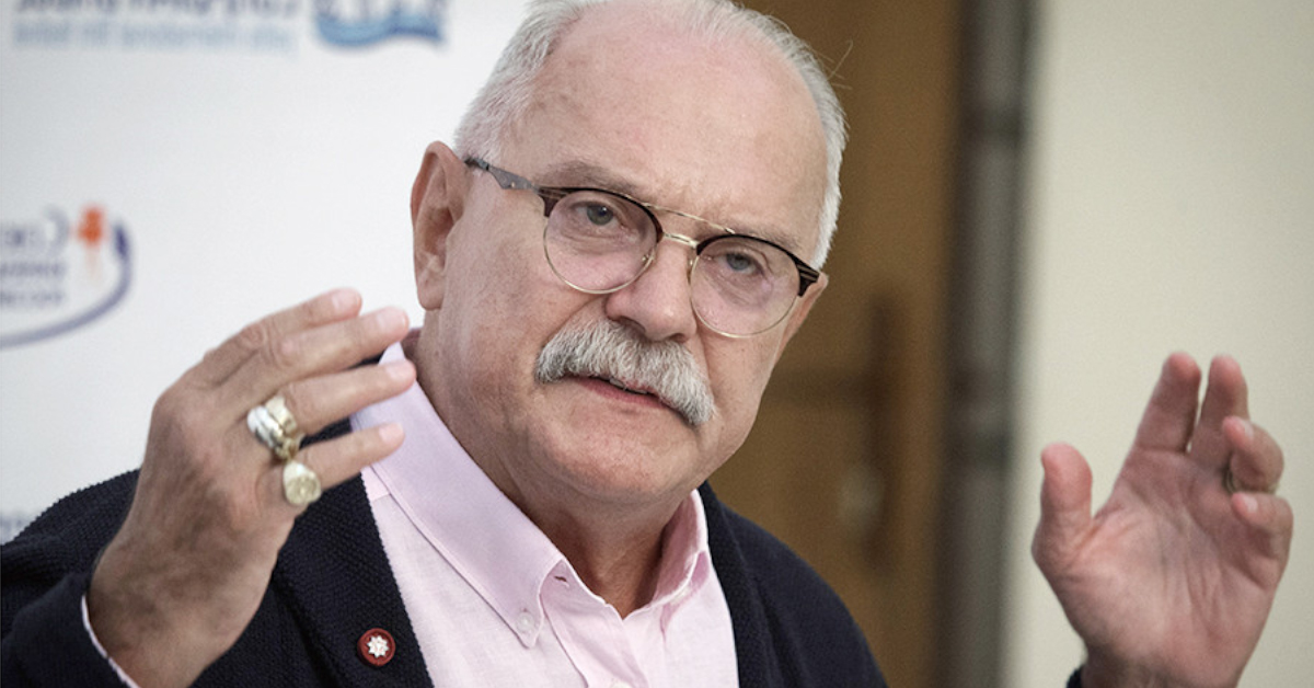 Ольга Бузова ответила Михалкову, отправившему ее в билетерши