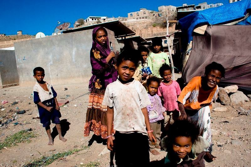 «Махва Асер», Йемен "благополучная" Европа, "счастливая" Америка, Трущёбы