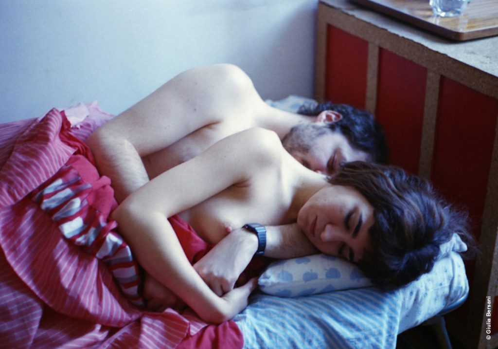 Существует ли любовь? Что нейробиологи, лингвисты, социологи, философы и психологи думают о романтической близости