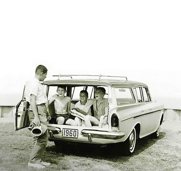 Вот доказательства, что универсалы были лучшими семейными автомобилями в 60-х годах Вот доказательства, что универсалы были лучшими семейными автомобилями в 60-х годах