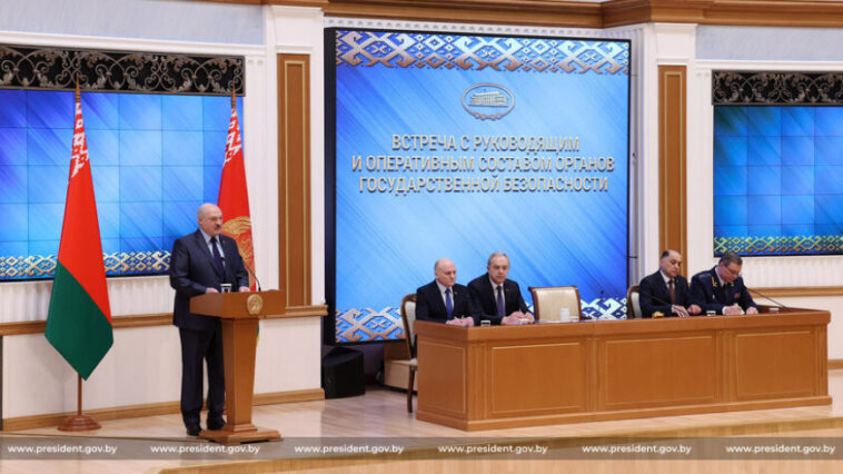 Лукашенко заявил о предотвращении в Беларуси 11 терактов в 2021 году