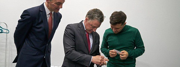 Зеленский перенял у Порошенко даже раболепие перед Волкером