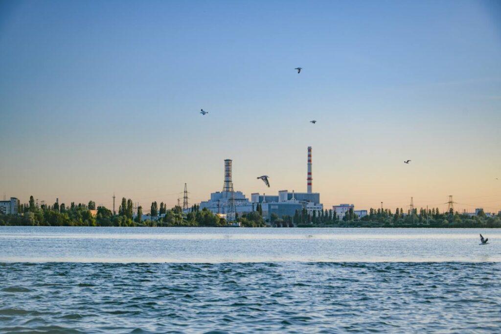 Пожар возник на территории Курской АЭС из-за украинского БПЛА