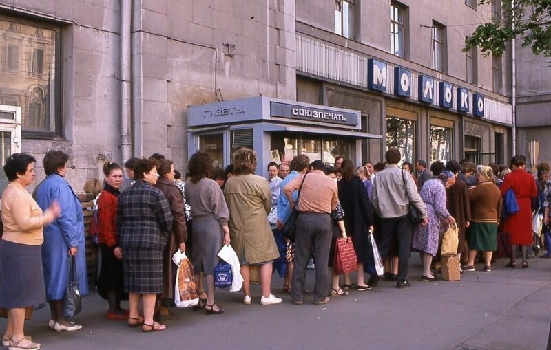 Очереди в СССР: ретроспектива дефицит ,интересное,история,ретроспектива  ,фотография, СССР ,  очередь  