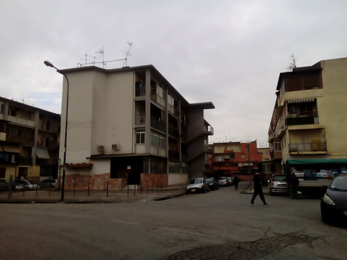 Нищета по-итальянски. Удивилась, когда увидела как живут обычные люди в Италии в окружении грязных подворотен Нищета по-итальянски. Удивилась, когда увидела как живут обычные люди в Италии в окружении грязных подворотен новости,события