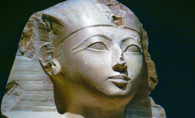 Ученые выяснили, почему у египетских статуй сбиты носы. Так фараоны защищали себя от духов предков