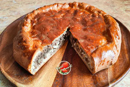 Фото к рецепту: Пирог с мясом и яйцами по рецепту 1861 года