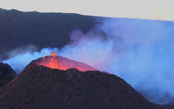 10 активных вулканов, которые можно увидеть  природа,туризм