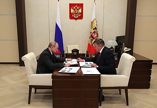 С губернатором Вологодской области Олегом Кувшинниковым.