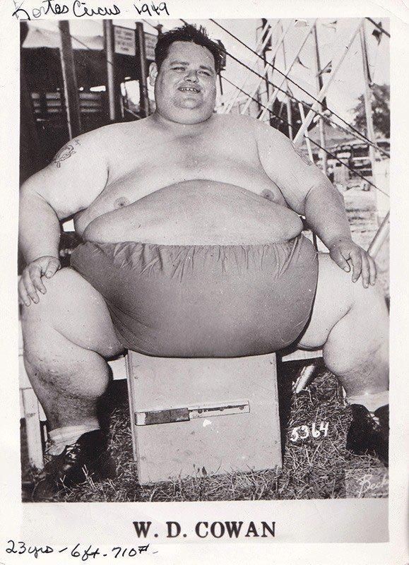 Некий W. D. Cowan, вес 710 фунтов, 1949 г история, события, фото