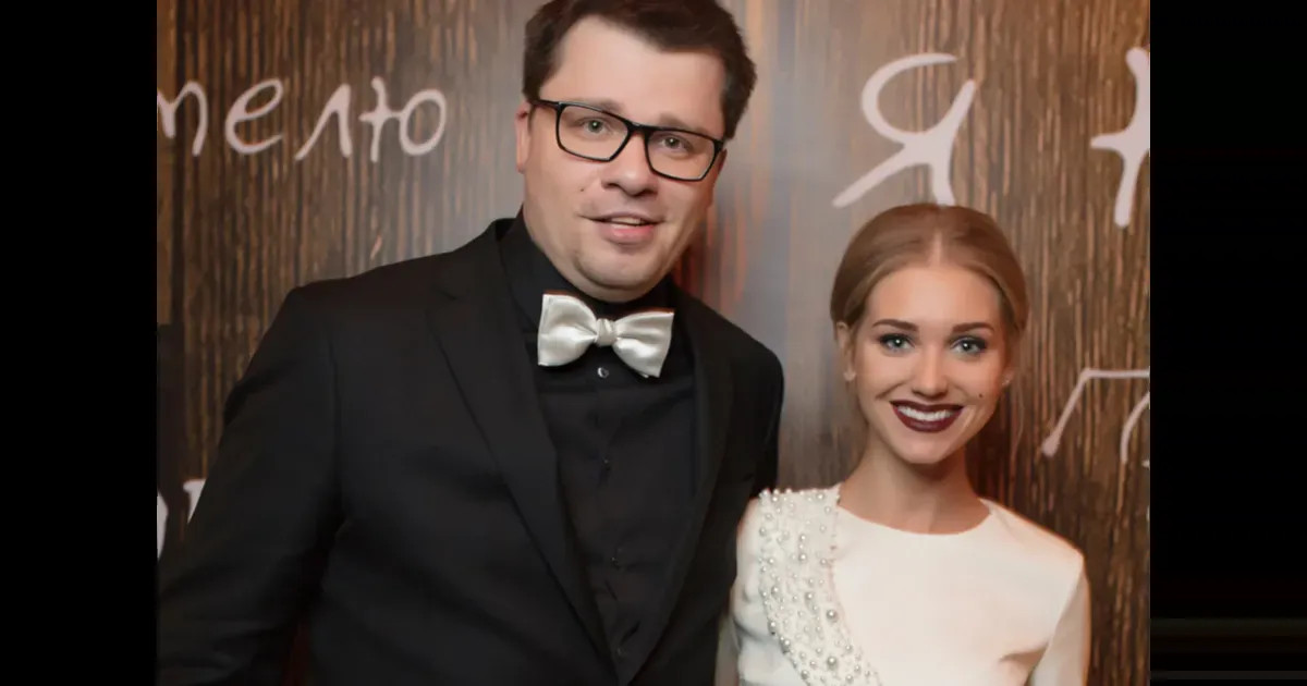 "За второй половиной дома". Кристина Асмус в свадебном платье затроллила бывшего мужа Гарика Харламова