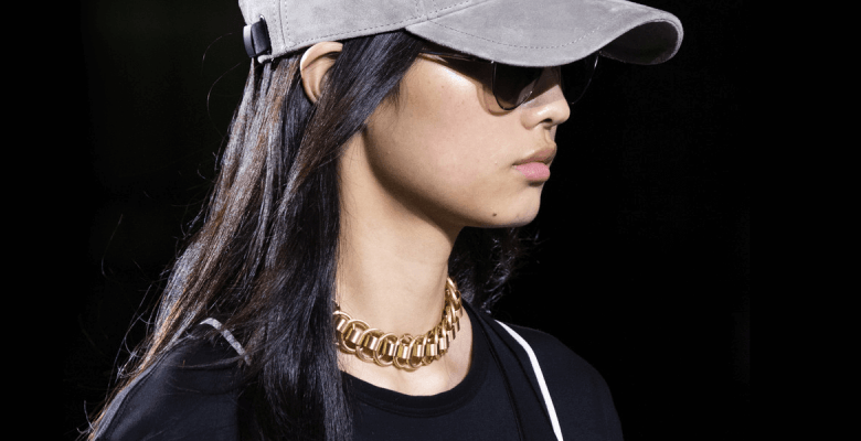 Золотые цепи и другие украшения Недели моды в Нью-Йорке, весна-лето 2020
