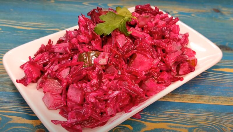 Дачный салат из свеклы. Такой вкусный, что ела бы каждый день Дачный салат из свеклы. Такой вкусный, что ела бы каждый день салат, Салат, свеклы, простой, огурец, отварная, может, натираем, растительном, сковороде, мелко, Нарезаем, терке, крупной, свеклу, очищаем, обжариваем, готовности, салатаОтвариваем, свекольного
