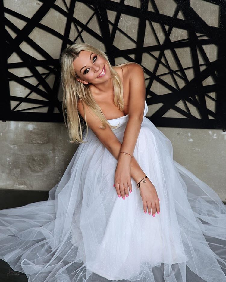 Загар, пластика груди и гибкость: секреты привлекательности 53-летней Ирины Салтыковой Загар, пластика груди и гибкость: секреты привлекательности 53-летней Ирины Салтыковой знаменитости,Ирина Салтыкова,красота,мода и красота,певицы