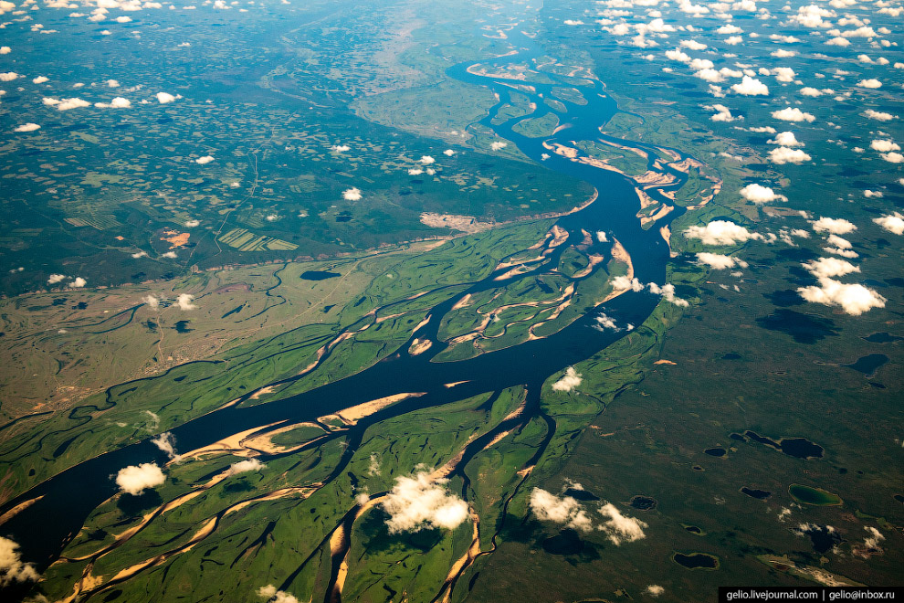 Лена — крупнейшая река в мире, полностью протекающая в районе вечной мерзлоты.