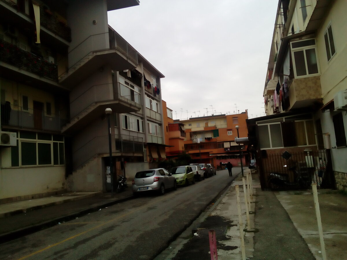 Нищета по-итальянски. Удивилась, когда увидела как живут обычные люди в Италии в окружении грязных подворотен Нищета по-итальянски. Удивилась, когда увидела как живут обычные люди в Италии в окружении грязных подворотен новости,события