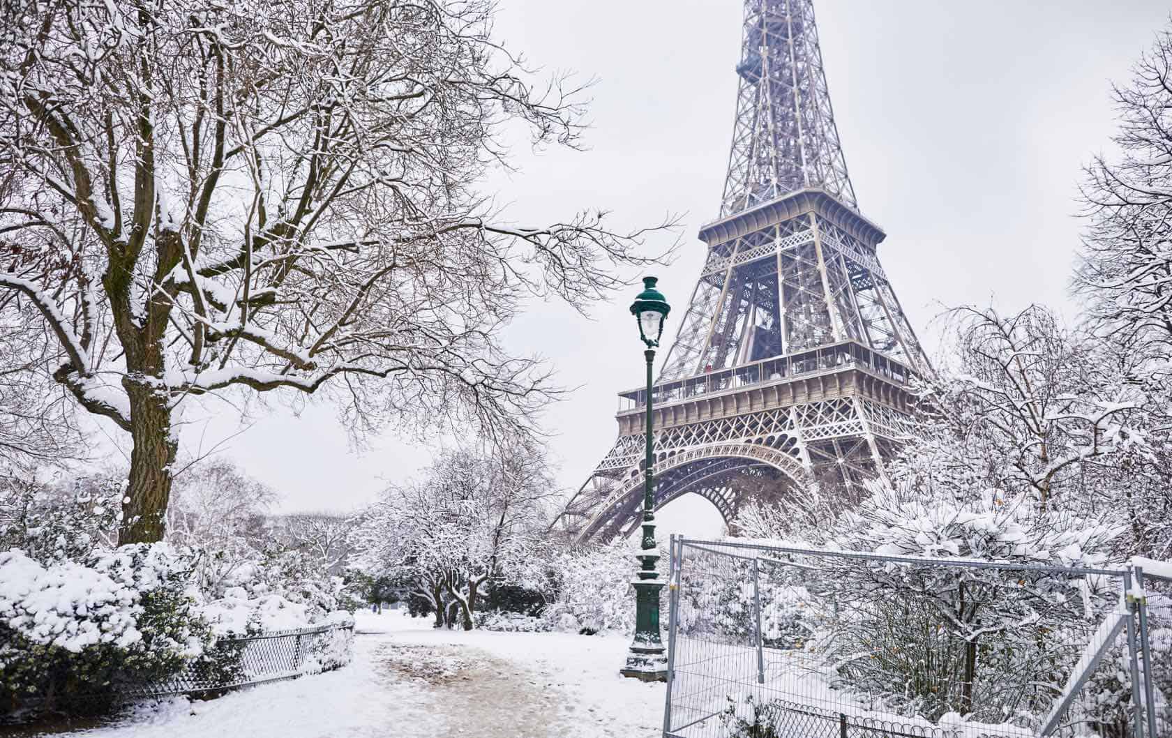 Известный фотограф замерз насмерть в центре Парижа
