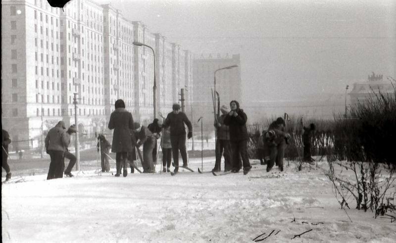  Урок физкультуры на Поклонной горе, 1976 год. город, зима, москва, ностальгия, фото, фотографии