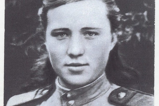 18-летняя героиня. Как военная медсестра убила 60 фашистов под Смоленском