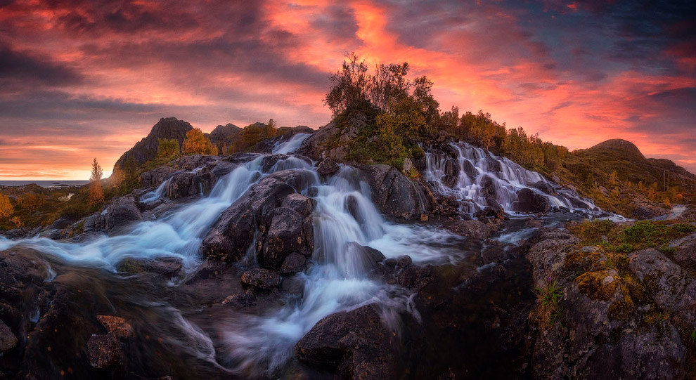 Водопад на Лофотенских островах, Норвегия