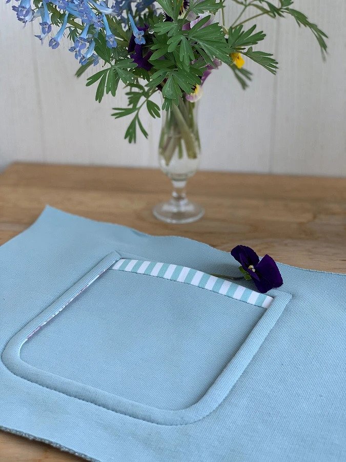 Необычный и эффектный карман в рамке