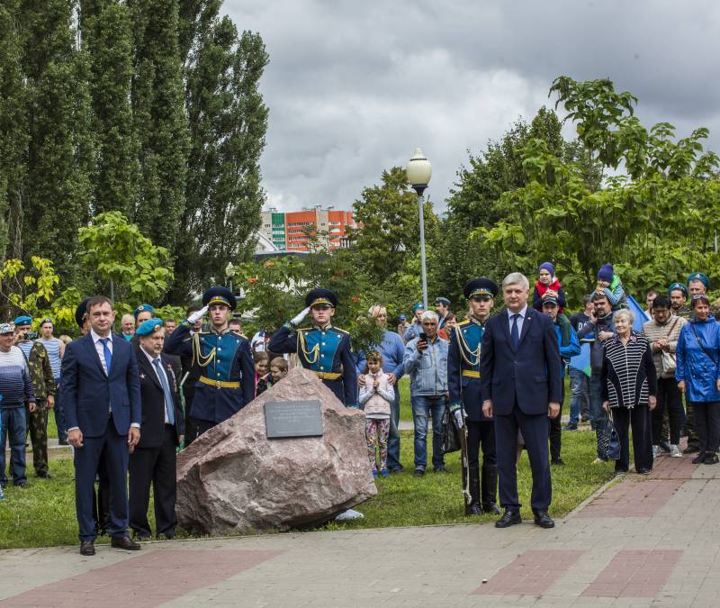День ВДВ, фонтан и водка армия,россия