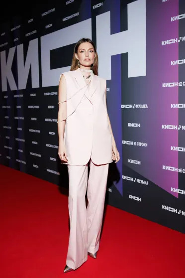 Светлана Бондарчук, Равшана Куркова, Аглая Тарасова, Александра Бортич и все-все-все на юбилее онлайн-кинотеатра 