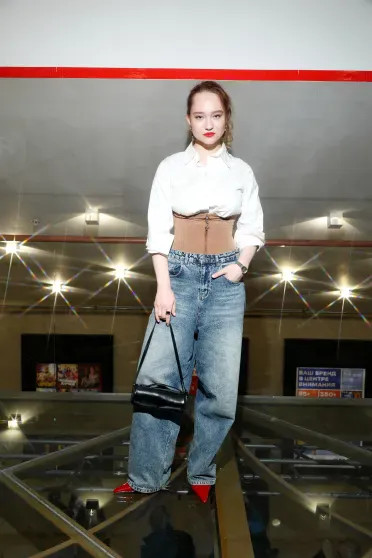 Кристина Асмус, Мария Шукшина, Валерия Гай Германика с дочерью посетили премьерные показы ММКФ-2026 Германика, дочерью, посетили, красную, дорожку, также, кинофестиваля, Марченко, Шукшина, платье, ММКФ2026, вышла, голом, других, вечер, Снаткина, звёзд, Галич, Кристина, Синицына