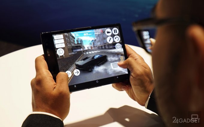 На CES 2019 привезли новый складной смартфон с гибким экраном ces 2019