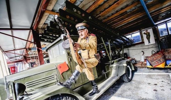 Пенсионер из России своими руками собрал коллекцию из 80 советских автомобилей и не собирается останавливаться на достигнутом автомобили