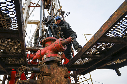 Страны ОПЕК+ согласились повысить добычу нефти