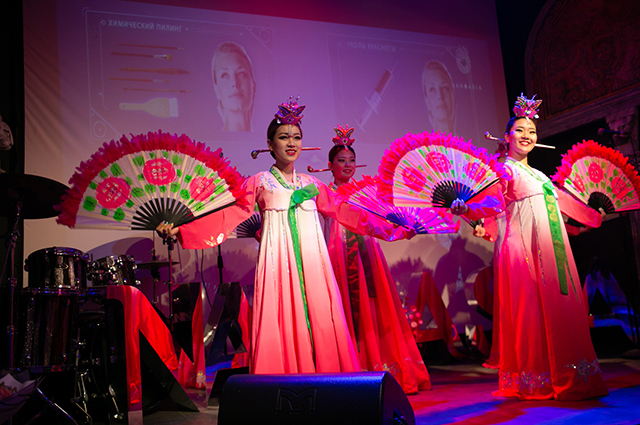 Екатерина Андреева, Ирина Хакамада, Екатерина Стриженова и другие на вечеринке в Москве Екатерина Андреева, Ирина Хакамада, Екатерина Стриженова и другие на вечеринке в Москве Светская жизнь