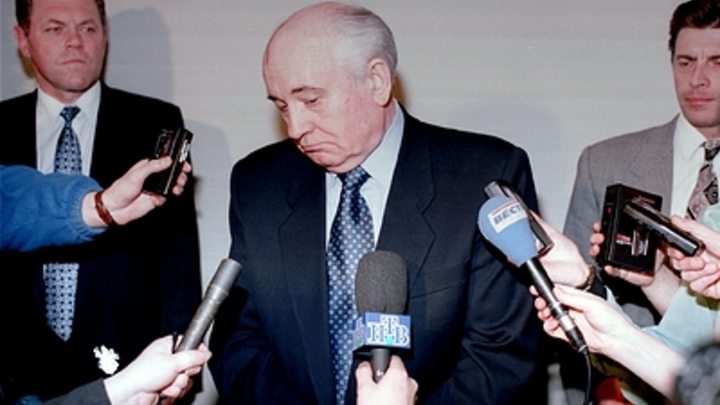 "Надо же как то предательство оправдать": Горбачёв попытался "одёрнуть" США. Народ не сдержался геополитика
