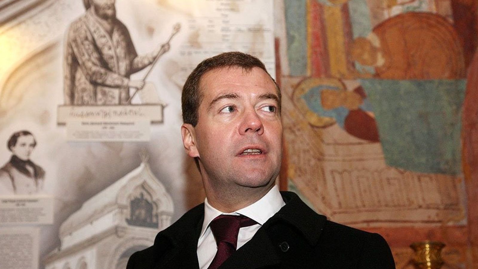 Медведев пошутил над «дореволюционным стажем» губернатора Сахалинской области Лимаренко