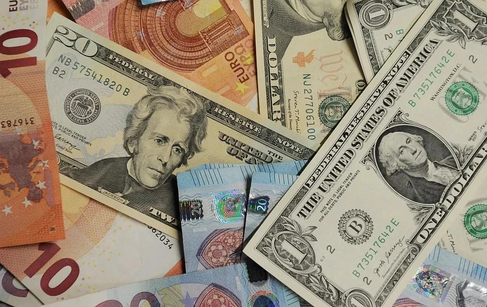 Экономист Сосновский назвал китайский юань альтернативой доллару