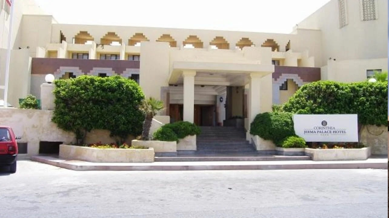 Заброшенный отель на Мальте с президентским люксом Каддафи Заброшенный отель на Мальте с президентским люксом Каддафи заграница,страны,туризм