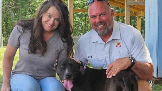 Бездомная собака спасла мужчину в приюте для животных: она почувствовала беду раньше всех