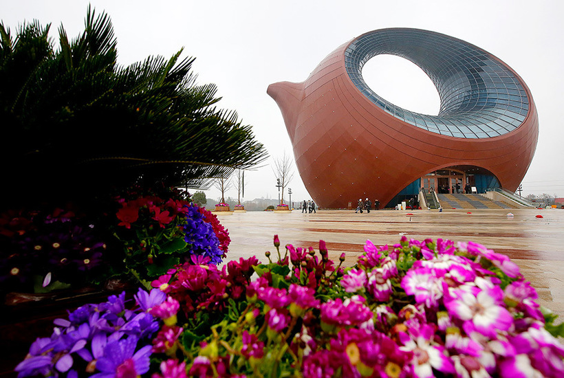 Что находится внутри самого большого чайника в мире Что находится внутри самого большого чайника в мире