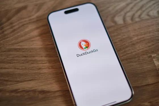 Поисковик DuckDuckGo научили скрывать изображения, созданные ИИ